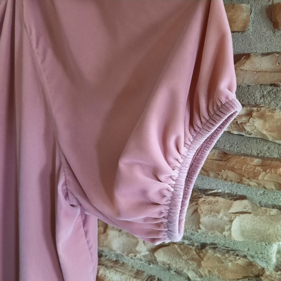 Old Navy Faux Velvet Top Vee Neck Cropped Pink Blush Women's Size XL - Picture 4 of 10